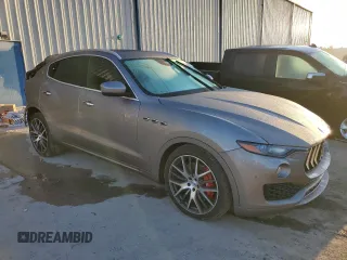 2017 Maserati Levante S with VIN ZN661YUA8HX237359, listed as a Copart auction lot 71961012 with 68,902 mi miles. Bid and sale history available at carsss.com. Image 4.