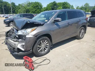 2017 Toyota Highlander XLE with VIN 5TDJZRFH9HS412874, listed as a Copart auction lot 62018815 with 109,212 mi miles and Salvage title. Bid and sale history available at DreamBid. Image 1.