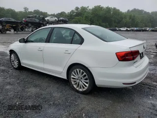 2015 Volkswagen Jetta SE with VIN 3VWD17AJ9FM233571, listed as a Copart auction lot 61436735 with 58,690 mi miles and Salvage title. Bid and sale history available at DreamBid. Image 2.