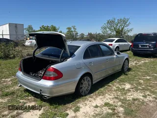 2007 Mercedes-Benz E 350 z VIN WDBUF56XX7B076632, wystawiony jako Copart lot #49129475 z przebiegiem 130 410 mil mil oraz Szkoda całkowita • Salvage title. Historia ofert i sprzedaży dostępna na DreamBid. Obrazek 4.