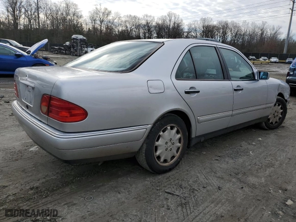 1999 Mercedes-Benz E-Class with VIN WDBJF65H0XA904616, listed as a Copart auction lot 43578035 with 140,112 mi miles and Salvage Title. Bid and sale history available at carsss.com. Image 3.