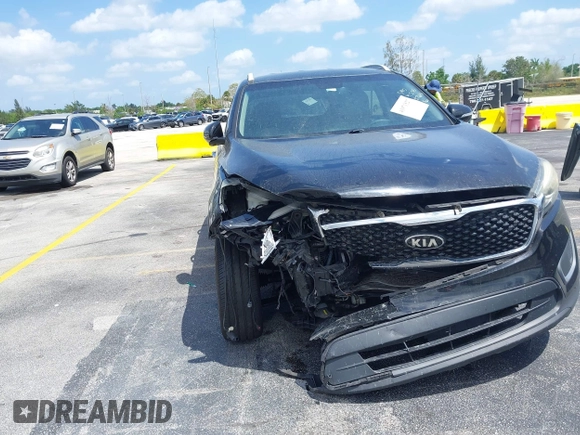 2017 Kia Sorento LX with VIN 5XYPG4A34HG276651, listed as a IAAI auction lot 41971527 with 122,640 mi miles. Bid and sale history available at carsss.com. Image 6.