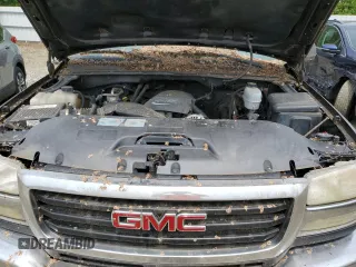 2007 GMC Sierra 2500HD SLT z VIN 1GTHK23U57F139619, wystawiony jako Copart lot #60908115 z przebiegiem 234 734 mil mil oraz Czysty tytuł • Clean title. Historia ofert i sprzedaży dostępna na DreamBid. Obrazek 11.