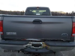 2005 Ford F-250 XL with VIN 1FTNF21585EA85013, listed as a Copart auction lot 86022804 with 117,198 mi miles and Clean Title. Bid and sale history available at DreamBid. Image 10.