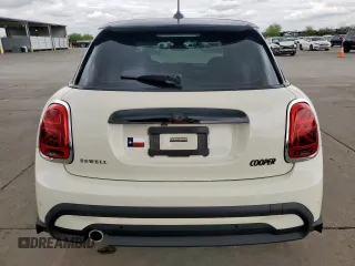 2022 MINI Hardtop 4 Door Cooper z VIN WMW33DK04N2R75649, wystawiony jako Copart lot #50964275 z przebiegiem 4356 mil mil oraz Czysty tytuł • Clean title. Historia ofert i sprzedaży dostępna na DreamBid. Obrazek 6.