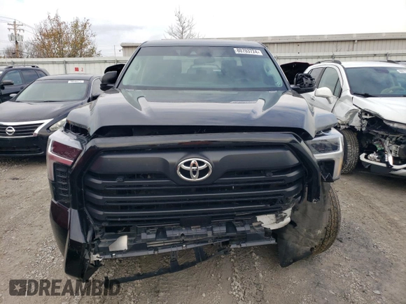 2023 Toyota Tundra SR z VIN 5TFKB5DBXPX123141, wystawiony jako Copart lot #80703724 z przebiegiem 41 050 mil mil oraz Szkoda całkowita • Salvage title. Historia ofert i sprzedaży dostępna na DreamBid. Obrazek 5.