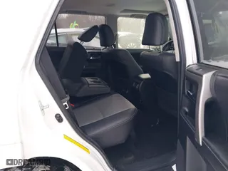2019 Toyota 4Runner SR5 with VIN JTEBU5JRXK5680109, listed as a IAAI auction lot 41235305 with 91,470 mi miles. Bid and sale history available at carsss.com. Image 8.