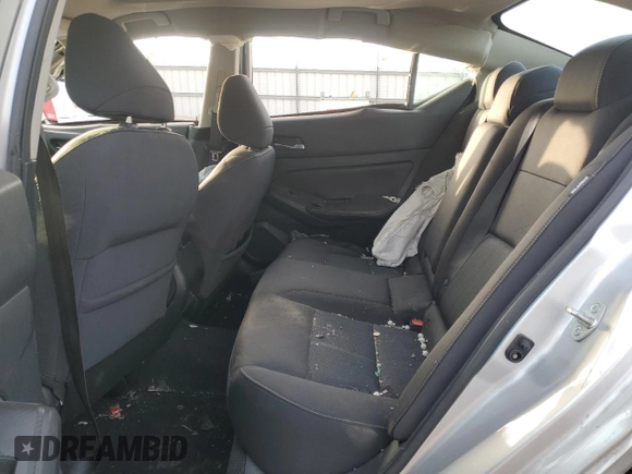 2019 Nissan Altima 2.5 S with VIN 1N4BL4BW3KC197617, listed as a Copart auction lot 84879664 with 113,771 mi miles and Salvage Title. Bid and sale history available at carsss.com. Image 10.