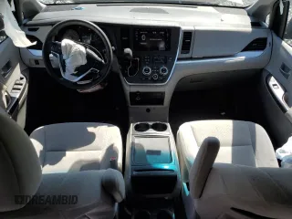 2015 Toyota Sienna LE AAS с VIN 5TDKK3DC3FS637513, выставлен на аукционе Copart как лот 57473035 с пробегом 133 997 миль миль и Списание • Salvage title. История ставок и продаж доступна на DreamBid. Изображение 8.