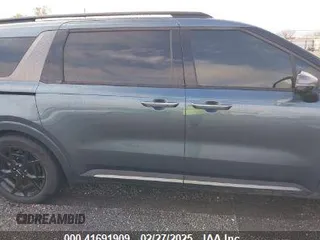 2025 Kia Carnival SX Prestige with VIN KNDNE5K32S6453595, listed as a IAAI auction lot 41691909 with 6,376 mi miles and . Bid and sale history available at carsss.com. Image 14.