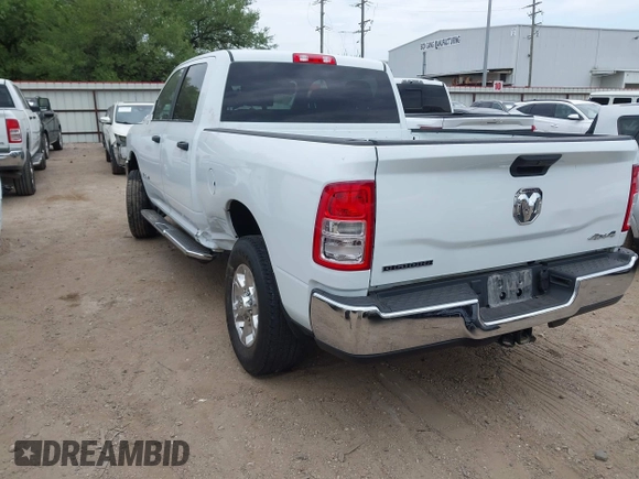2024 Ram 2500 Big Horn with VIN 3C6UR5DJ1RG249902, listed as a IAAI auction lot 42043924 with 21,560 mi miles. Bid and sale history available at carsss.com. Image 3.