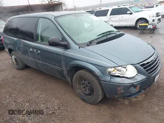 2007 Chrysler Town & Country LWB LX with VIN 2A4GP44R57R304753, listed as a IAAI auction lot 41525158 with 105,278 mi miles. Bid and sale history available at carsss.com. Image 1.