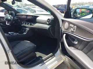 2019 Mercedes-Benz E 53 AMG with VIN WDDZF6BBXKA493065, listed as a IAAI auction lot 42519867 with 53,105 mi miles and . Bid and sale history available at DreamBid. Image 5.
