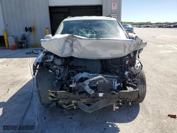 2018 Volkswagen Tiguan S with VIN 3VV1B7AX7JM057685, listed as a Copart auction lot 47518595 with 44,879 mi miles and Salvage Title. Bid and sale history available at carsss.com. Image 5.