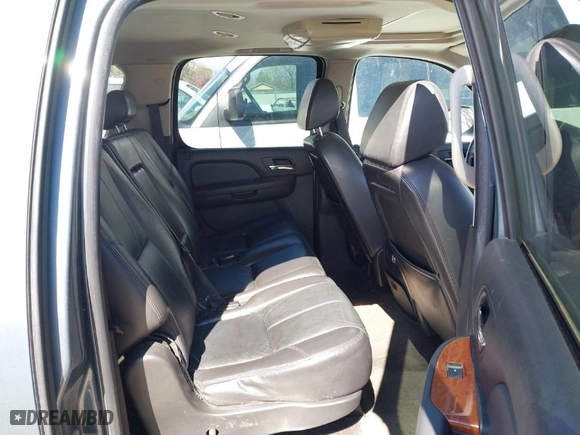 2008 GMC Yukon XL Commercial with VIN 1GKFK163X8J238038, listed as a IAAI auction lot 41948195 with 53,475 mi miles. Bid and sale history available at carsss.com. Image 8.