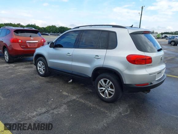 2016 Volkswagen Tiguan S z VIN WVGAV7AX5GW592721, wystawiony jako IAAI lot #42231177 z przebiegiem 64 967 mil mil oraz . Historia ofert i sprzedaży dostępna na DreamBid. Obrazek 3.