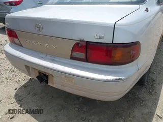 1996 Toyota Camry DX z VIN 4T1BG12K6TU752299, wystawiony jako IAAI lot #42239717 z przebiegiem 365 814 mil mil oraz . Historia ofert i sprzedaży dostępna na DreamBid. Obrazek 11.