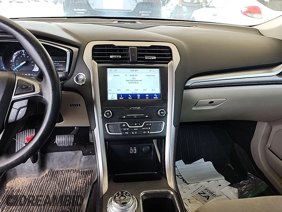 2020 Ford Fusion SE с VIN 3FA6P0LU9LR177063, выставлен на аукционе IAAI как лот 42785490 с пробегом 51 258 миль миль и . История ставок и продаж доступна на DreamBid. Изображение 3.