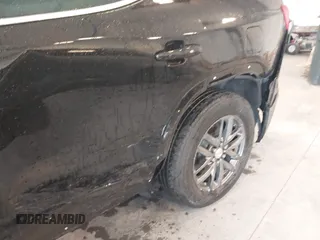 2017 GMC Acadia SLT z VIN 1GKKNULS6HZ183740, wystawiony jako IAAI lot #42006210 z przebiegiem 101 265 mil mil oraz . Historia ofert i sprzedaży dostępna na DreamBid. Obrazek 6.