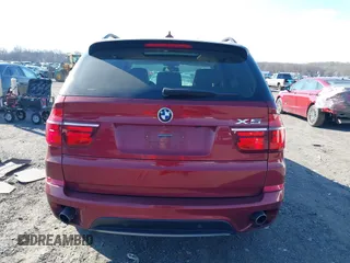 2011 BMW X5 35i with VIN 5UXZV4C52BL413125, listed as a IAAI auction lot 41697824 with 136,828 mi miles. Bid and sale history available at carsss.com. Image 16.