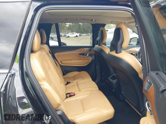 2016 Volvo XC90 T6 Inscription with VIN YV4A22PL2G1001341, listed as a IAAI auction lot 41889096 with 88,354 mi miles. Bid and sale history available at carsss.com. Image 8.