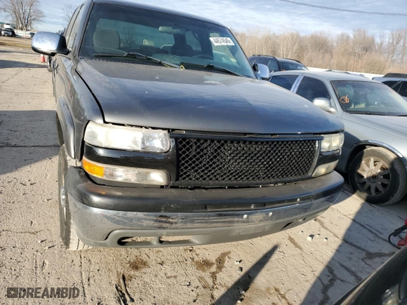 2002 Chevrolet Silverado 1500HD LS with VIN 1GCGC13U22F214756, listed as a Copart auction lot 44574545 with 202,496 mi miles and Salvage Title. Bid and sale history available at carsss.com. Image 5.