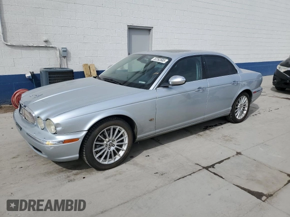 2007 Jaguar XJ 8 with VIN SAJWA71B97SH17810, listed as a Copart auction lot 52262685 with 152,281 mi miles and Clean Title. Bid and sale history available at DreamBid. Image 1.