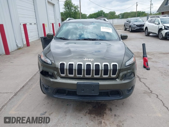 2016 Jeep Cherokee Latitude z VIN 1C4PJMCB6GW142747, wystawiony jako IAAI lot #42335016 z przebiegiem 95 085 mil mil oraz . Historia ofert i sprzedaży dostępna na DreamBid. Obrazek 12.