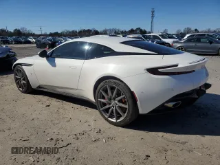 2017 Aston Martin DB11 z VIN SCFRMFAVXHGL01825, wystawiony jako Copart lot #45219355 z przebiegiem Nie podano mil oraz Szkoda całkowita • Salvage title. Historia ofert i sprzedaży dostępna na DreamBid. Obrazek 2.