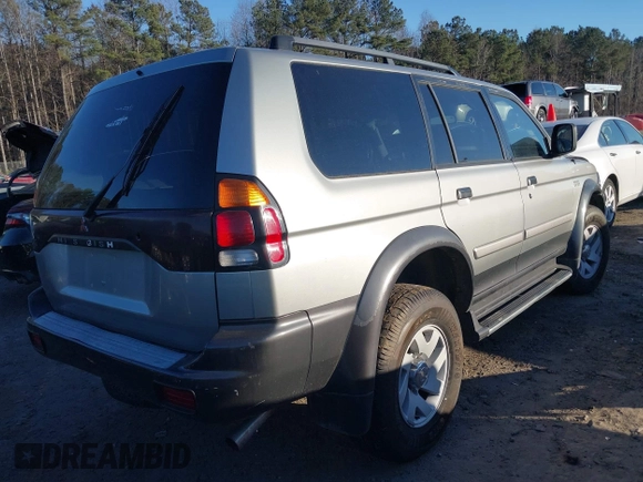 2001 Mitsubishi Montero Sport XLS with VIN JA4LS31H21P063147, listed as a IAAI auction lot 41367823 with 189,373 mi miles. Bid and sale history available at carsss.com. Image 4.