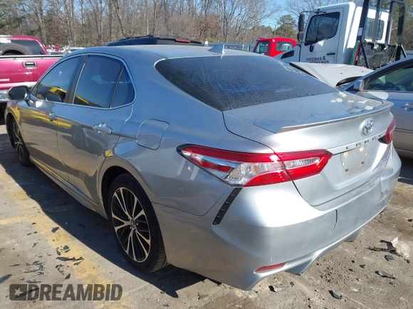 2020 Toyota Camry SE with VIN 4T1M11AK8LU923212, listed as a IAAI auction lot 41257204 with 66,289 mi miles. Bid and sale history available at carsss.com. Image 3.