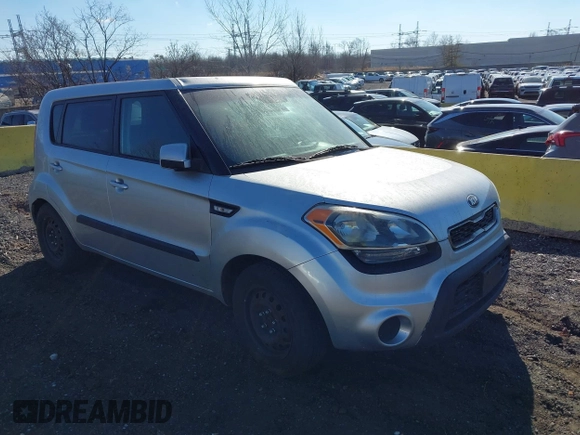 2013 Kia Soul with VIN KNDJT2A55D7519897, listed as a IAAI auction lot 41663108 with 102,360 mi miles. Bid and sale history available at carsss.com. Image 1.