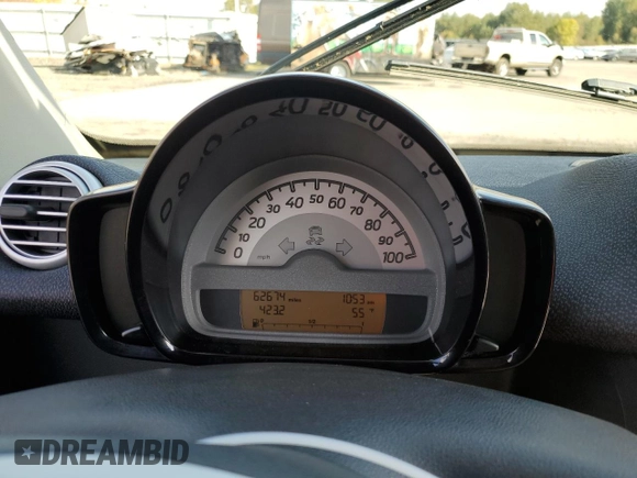 2015 Smart fortwo Passion с VIN WMEEK3BA5FK835565, выставлен на аукционе Copart как лот 76688204 с пробегом 62 674 миль миль и Списание • Salvage title. История ставок и продаж доступна на DreamBid. Изображение 9.