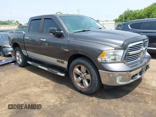 2015 Ram 1500 Big Horn z VIN 1C6RR7LT8FS520270, wystawiony jako IAAI lot #42412329 z przebiegiem 103 047 mil mil oraz . Historia ofert i sprzedaży dostępna na DreamBid. Obrazek 1.