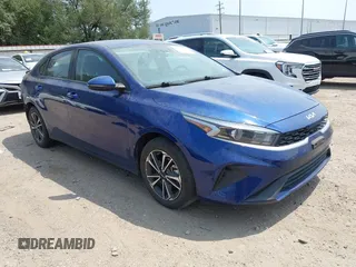 2023 Kia Forte LXS z VIN 3KPF24AD4PE683562, wystawiony jako IAAI lot #42320002 z przebiegiem 29 095 mil mil oraz . Historia ofert i sprzedaży dostępna na DreamBid. Obrazek 1.