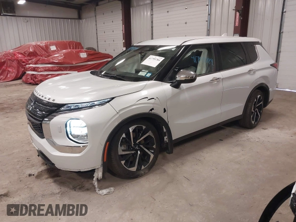 2022 Mitsubishi Outlander ES with VIN JA4J4TA83NZ039905, listed as a IAAI auction lot 41799784 with 9,412 mi miles. Bid and sale history available at carsss.com. Image 17.