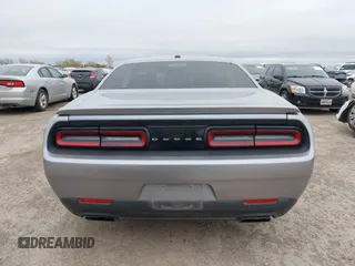 2017 Dodge Challenger R/T Shaker z VIN 2C3CDZBT3HH651390, wystawiony jako IAAI lot #41097999 z przebiegiem 128 289 mil mil oraz . Historia ofert i sprzedaży dostępna na DreamBid. Obrazek 16.