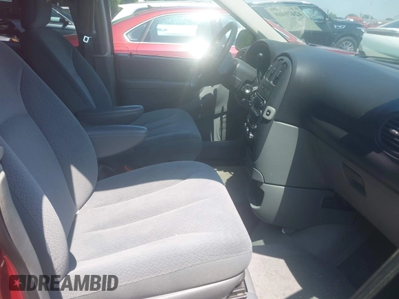 2005 Dodge Grand Caravan z VIN 2D8GP24R15R248433, wystawiony jako IAAI lot #42470469 z przebiegiem 94 349 mil mil oraz . Historia ofert i sprzedaży dostępna na DreamBid. Obrazek 5.