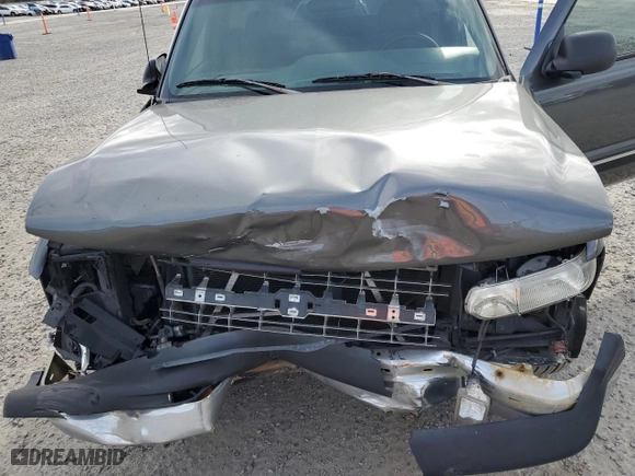 2000 Chevrolet Silverado 1500 with VIN 1GCEC14W7YZ296160, listed as a Copart auction lot 45594295 with 273,596 mi miles and Salvage Title. Bid and sale history available at carsss.com. Image 13.