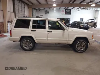 2000 Jeep Cherokee Classic with VIN 1J4FF58S8YL171529, listed as a IAAI auction lot 41748458 with Not provided miles and . Bid and sale history available at DreamBid. Image 13.