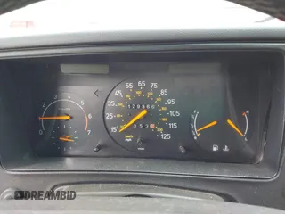 1994 Saab 900 z VIN YS3AK76E4R7002454, wystawiony jako IAAI lot #42147468 z przebiegiem 538 mil mil oraz . Historia ofert i sprzedaży dostępna na DreamBid. Obrazek 7.