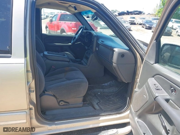 2006 Chevrolet Silverado 1500 LT1 with VIN 2GCEC13T361168110, listed as a IAAI auction lot 41863581 with 193,594 mi miles. Bid and sale history available at carsss.com. Image 5.