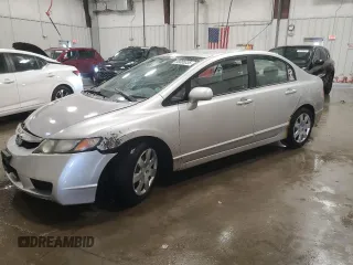 2009 Honda Civic LX z VIN 19XFA16569E040393, wystawiony jako Copart lot #55885335 z przebiegiem Nie podano mil oraz Nie do naprawy • Non repairable. Historia ofert i sprzedaży dostępna na DreamBid. Obrazek 1.