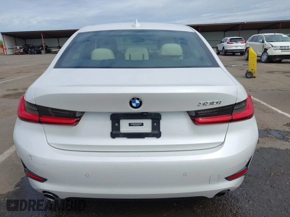 2021 BMW 3 Series 330i z VIN 3MW5R1J08M8C07261, wystawiony jako IAAI lot #41861814 z przebiegiem 87 426 mil mil oraz . Historia ofert i sprzedaży dostępna na DreamBid. Obrazek 16.