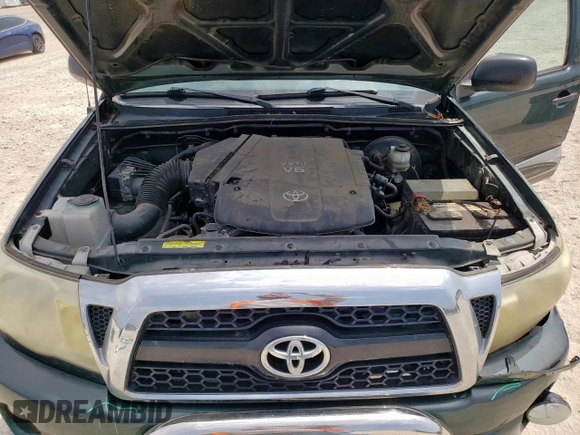 2011 Toyota Tacoma PreRunner z VIN 5TFTU4GN9BX001765, wystawiony jako Copart lot #58019945 z przebiegiem 120 380 mil mil oraz Szkoda całkowita • Salvage title. Historia ofert i sprzedaży dostępna na DreamBid. Obrazek 11.