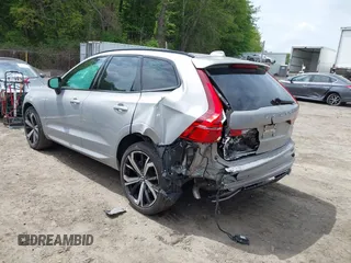 2023 Volvo XC60 Ultimate Dark Theme с VIN YV4062RX5P1347142, выставлен на аукционе IAAI как лот 42370431 с пробегом 19 510 миль миль и . История ставок и продаж доступна на DreamBid. Изображение 3.