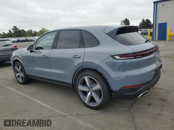 2024 Porsche Cayenne z VIN WP1AA2AY3RDA11208, wystawiony jako Copart lot #54371815 z przebiegiem 7 282 mil mil oraz Szkoda całkowita • Salvage title. Historia ofert i sprzedaży dostępna na DreamBid. Obrazek 2.