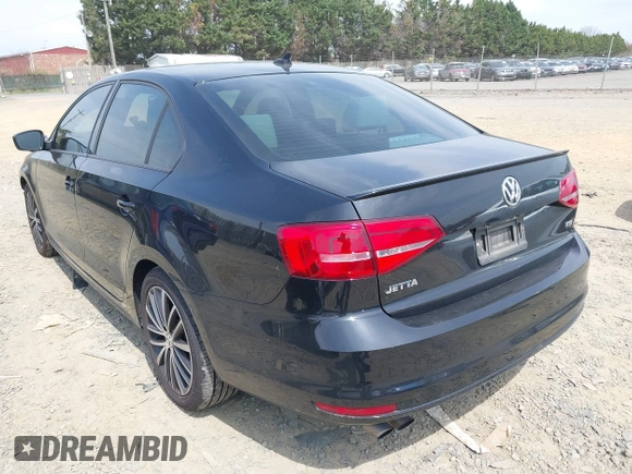 2015 Volkswagen Jetta SE z VIN 3VWD17AJ8FM403564, wystawiony jako IAAI lot #42016363 z przebiegiem 127 104 mil mil oraz . Historia ofert i sprzedaży dostępna na DreamBid. Obrazek 3.
