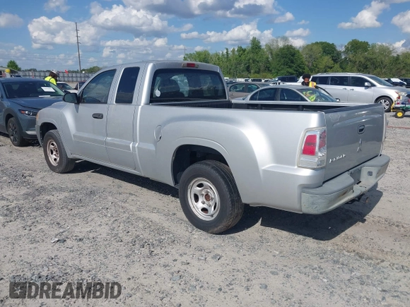 2007 Mitsubishi Raider LS with VIN 1Z7HC22K57S162987, listed as a IAAI auction lot 42015748 with 100,919 mi miles. Bid and sale history available at carsss.com. Image 3.