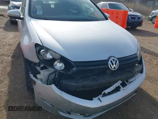2013 Volkswagen Golf w/Conv & Sunroof с VIN WVWDB7AJ3DW131454, выставлен на аукционе IAAI как лот 41844393 с пробегом 174 704 миль миль и . История ставок и продаж доступна на DreamBid. Изображение 6.